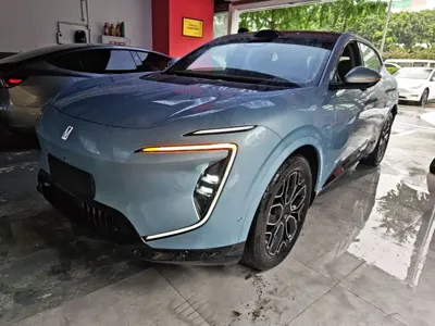 Avatr Avatr 07 2025, 9500 км, за 201200 CNY