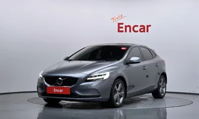 Volvo V40 · 2018 год