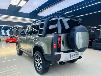 Land Rover Defender 2021, 126000 км, за 468000 CNY