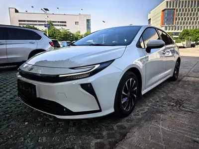 Toyota Corolla 2026, 4000 км, за 84000 CNY
