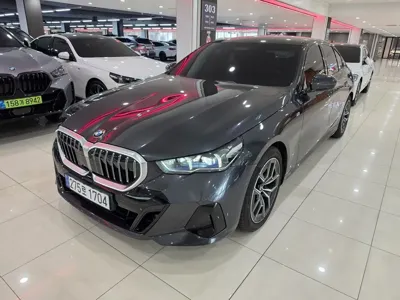 BMW 5-Series · 2025 год
