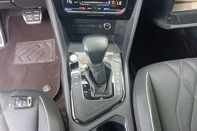 Volkswagen Tiguan L 2022, 122200 км, за 104674.45 CNY - фото 17