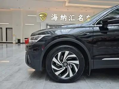 Volkswagen Tiguan L 2025, 7300 км, за 125800 CNY - фото 6