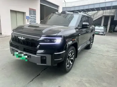Fang Cheng Bao Leopard 8 · 2025 год