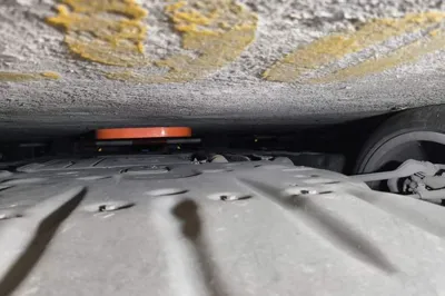 BMW 3 Series 2019, 91400 км, за 87693.8 CNY - фото 24