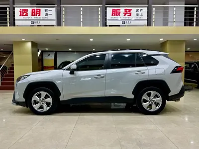 Toyota RAV4 2020, 72000 км, за 85800 CNY