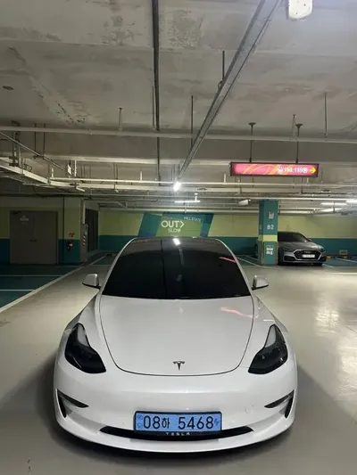 Tesla Model 3 · 2022 год