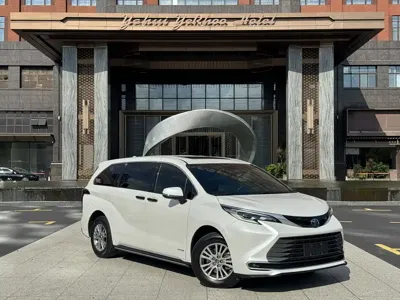 Toyota Sienna 2022, 80000 км, за 189800 CNY - фото 3