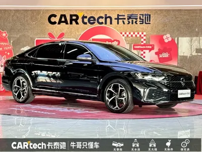 Volkswagen Passat 2024, 30000 км, за 117800 CNY
