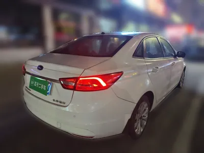 Ford Escort 2015, 88200 км, за 25627.64 CNY - фото 6