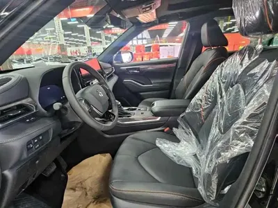 Toyota Crown Kluger 2025, 100 км, за 265800 CNY - фото 9