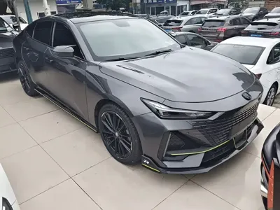 Changan UNI-V 2022, 32000 км, за 45800 CNY