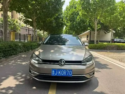 Volkswagen Golf 2018, 90000 км, за 49800 CNY