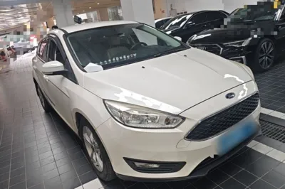 Ford Focus 2015, 93300 км, за 36427.11 CNY