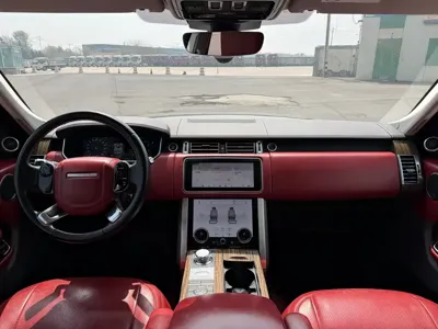Land Rover Range Rover 2018, 110000 км, за 468000 CNY