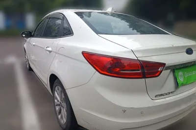 Ford Escort 2017, 68900 км, за 30253.91 CNY - фото 4