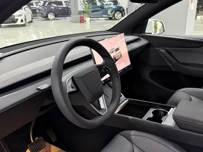Tesla Model Y 2026, 100 км, за 243800 CNY - фото 13