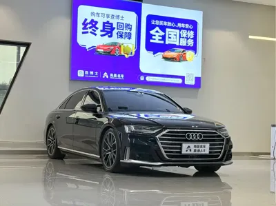 Audi A8 2022, 110000 км, за 598800 CNY