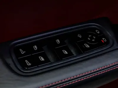 Porsche Cayenne 2020, 51800 км, за 488000 CNY - фото 16