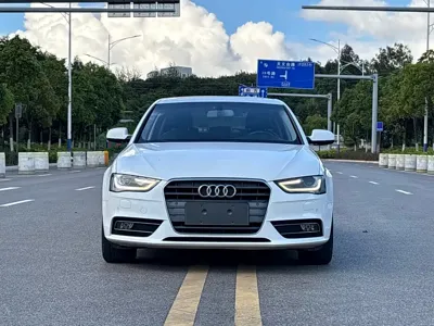 Audi A4L 2012, 70000 км, за 45800 CNY