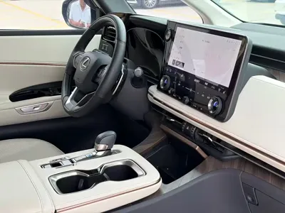 Lexus LM 2025, 30000 км, за 1388000 CNY - фото 4