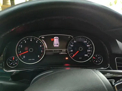 Volkswagen Touareg 2017, 94400 км, за 128950.68 CNY - фото 10