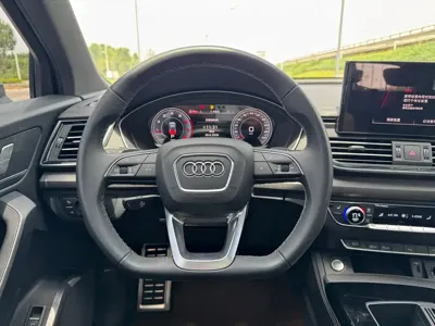 Audi Q5L 2023, 30000 км, за 199899 CNY - фото 9