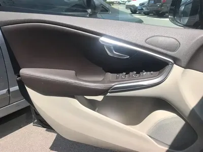Volvo V40 2015, 111000 км, за 29000 CNY - фото 7