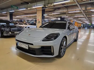 Porsche Panamera · 2025 год