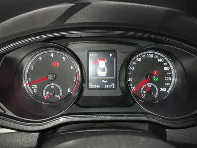 Volkswagen Passat 2016, 120500 км, за 63628.17 CNY - фото 8
