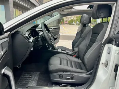 Volkswagen CC 2024, 50000 км, за 136800 CNY - фото 8