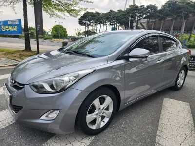 Hyundai Avante · 2012 год