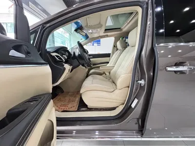 Buick GL8 2024, 80000 км, за 143800 CNY - фото 8