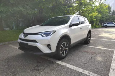 Toyota RAV4 · 2016 год