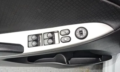 Hyundai Accent 2016, 58165 км, за 6500000 KRW - фото 16