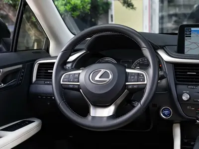 Lexus RX 2022, 40700 км, за 339600 CNY - фото 14