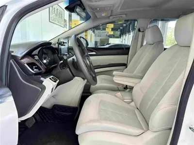 Buick GL8 2023, 65199 км, за 126900 CNY - фото 4