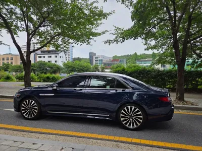 Lincoln Continental · 2017 год