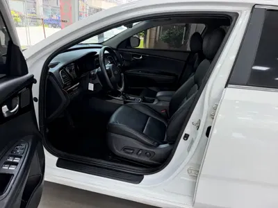 Kia K4 2015, 207000 км, за 19800 CNY