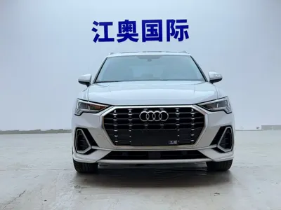 Audi Q3 2021, 51000 км, за 157800 CNY