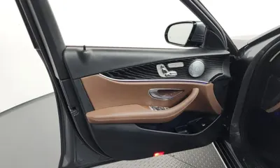 Mercedes-Benz E-Class 2019, 67101 км, за 23900000 KRW - фото 24