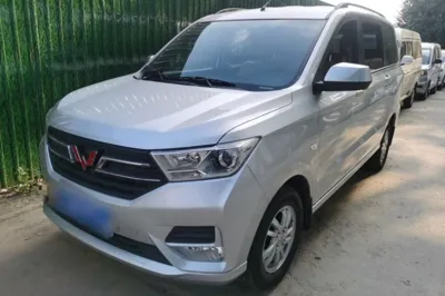 Wuling Hongguang 2021, 5100 км, за 58496.53 CNY - фото 1
