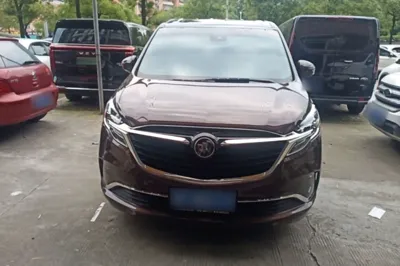 Buick GL8 2021, 92800 км, за 175563.84 CNY