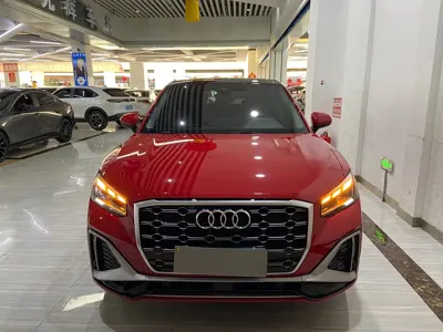 Audi Q2L 2022, 25000 км, за 123800 CNY