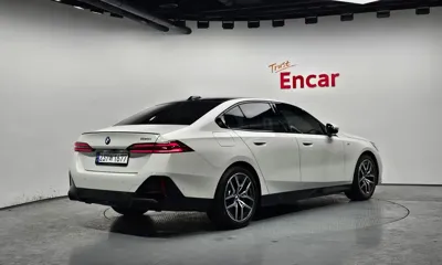 BMW 5-Series 2024, 11427 км, за 63500000 KRW