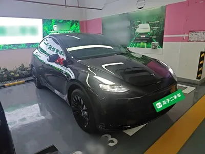 Tesla Model Y 2023, 35200 км, за 177200 CNY