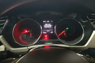 Volkswagen Touran 2018, 90600 км, за 60032.87 CNY - фото 11