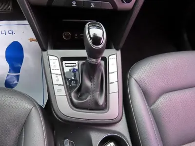 Hyundai Avante 2017, 169000 км, за 6900000 KRW