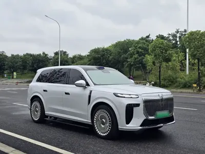 Voyah 岚图泰山 2025, 16000 км, за 319800 CNY