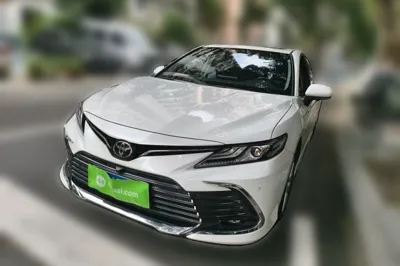 Toyota Camry · 2023 год